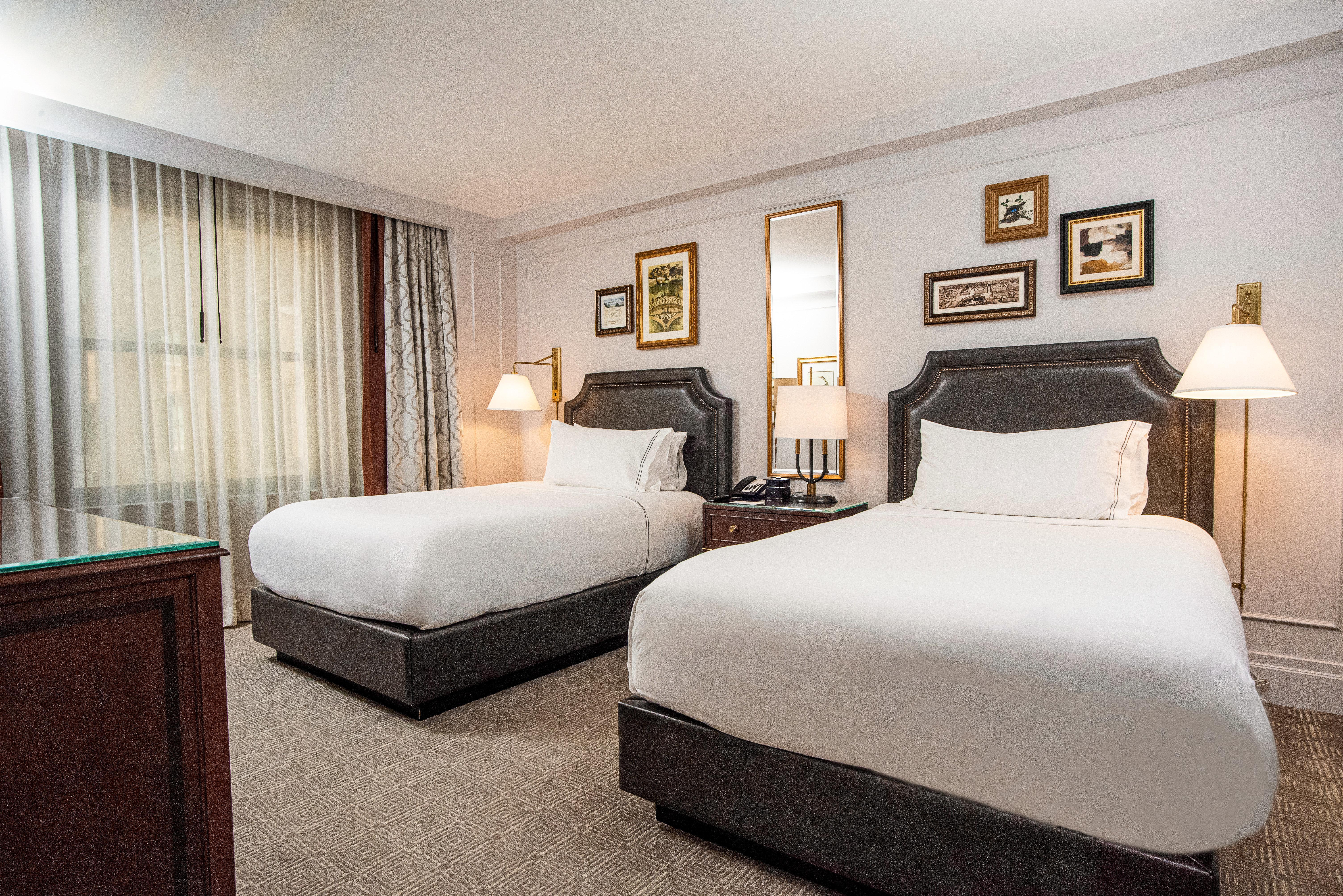 Intercontinental New York Barclay Hotel By Ihg Exterior foto A guest room at the Waldorf Astoria Chicago