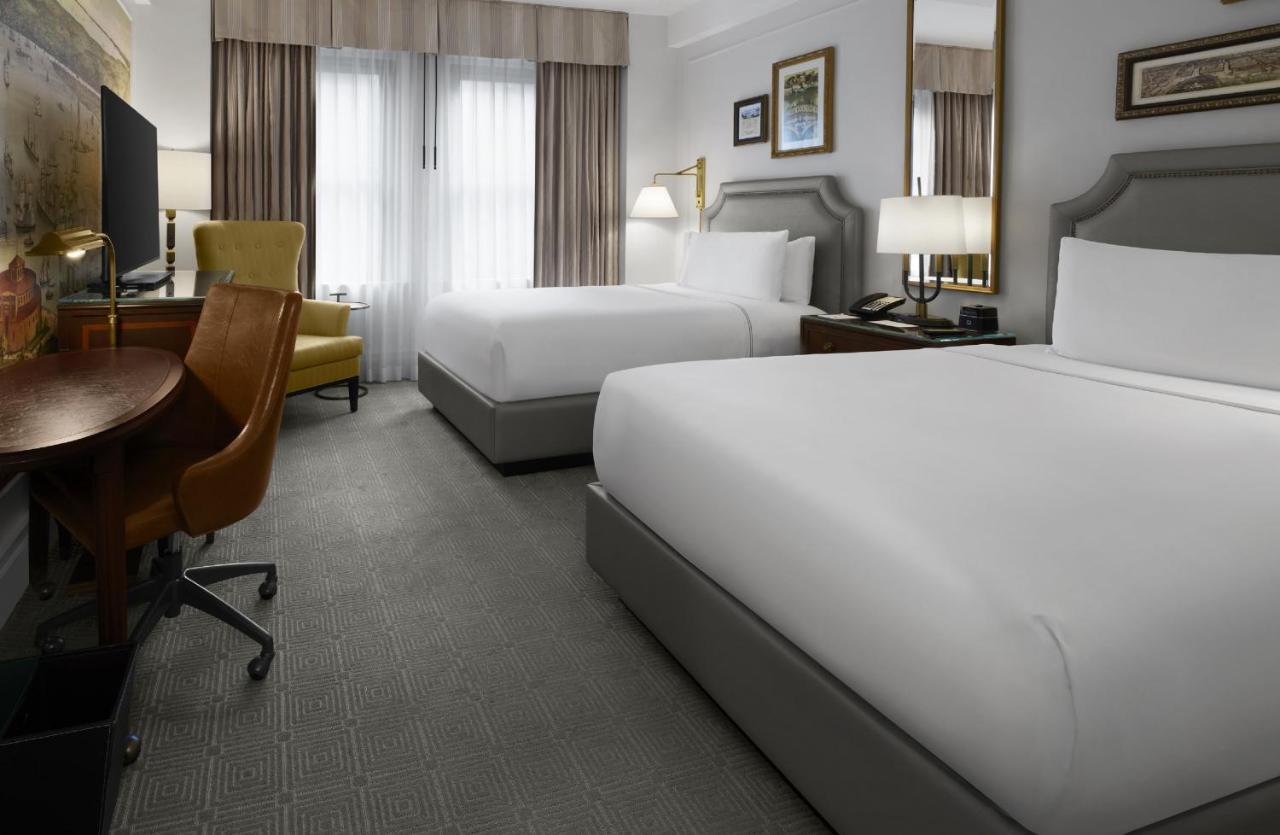 Intercontinental New York Barclay Hotel By Ihg Exterior foto A guest room at the Hilton Boston Back Bay