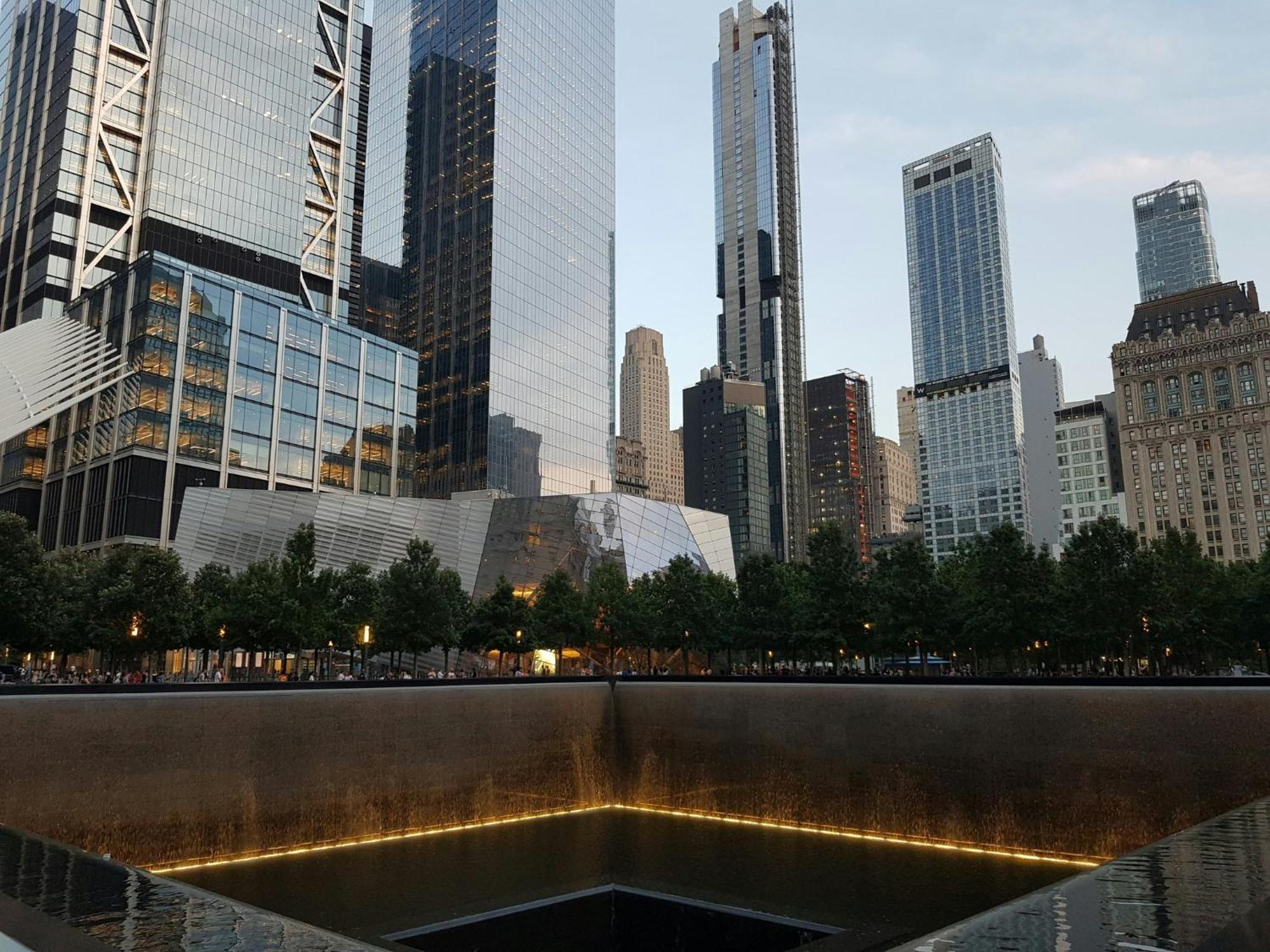 Intercontinental New York Barclay Hotel By Ihg Exterior foto The National September 11 Memorial & Museum