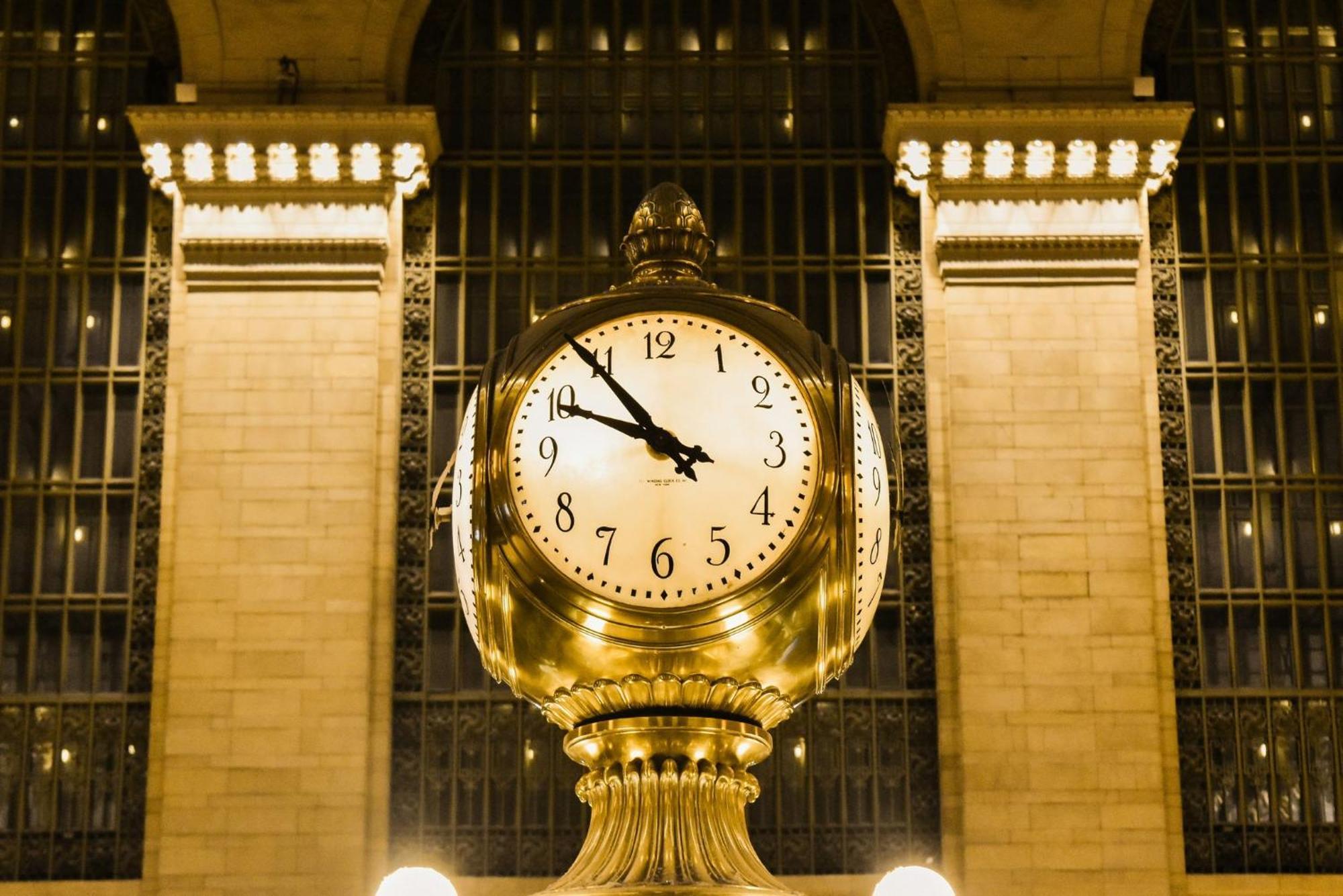Intercontinental New York Barclay Hotel By Ihg Exterior foto The clock at Grand Central Terminal